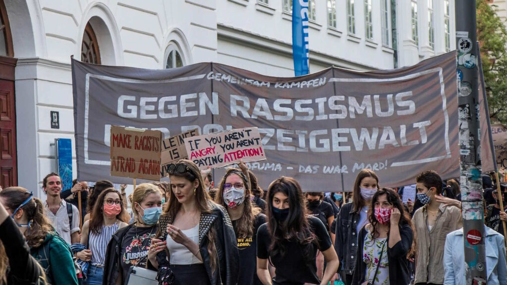 Hate Speech: Hass im Internet – Formen, Ursachen und gesellschaftliche Verantwortung 2 Meinungsfreiheit vs. Hate Speech