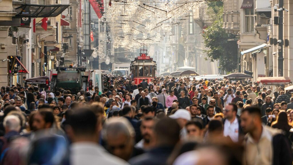 Gesellschaftlicher Wandel: Die überraschenden Folgen und größten Herausforderungen von sozialem Wandel 2 pexels benyasincelebi 35682498 scaled edited
